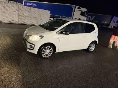 Gebraucht VW up! 60 PS (44 kW) 2015 Weiß Kleinwagen