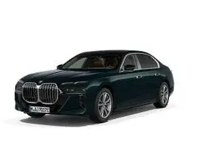 Neu BMW i7 334 kW (455 PS) 2026 Grün (malachitgruen dunkel metallic) Limousine