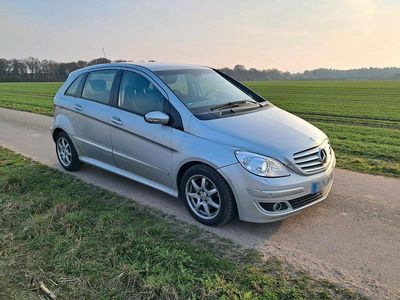 Usata Mercedes B200 140 CV (102 kW) 2005 Argento Monovolume