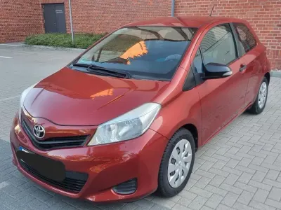 Gebraucht Toyota Yaris Cool 99 PS (72 kW) 2012 Rot Kleinwagen