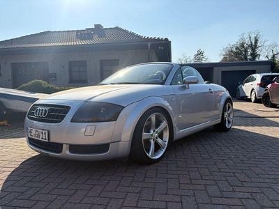 Gebraucht Audi TT Roadster Sport 179 PS (131 kW) 2000 Silber Cabrio