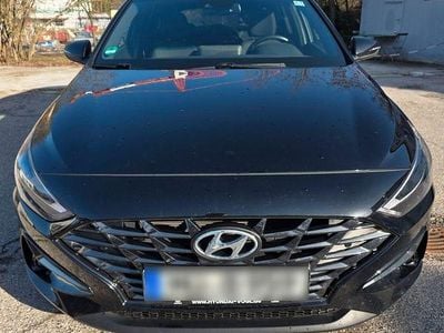 Gebraucht Hyundai i30 GO! 120 PS (88 kW) 2023 Schwarz Kombi