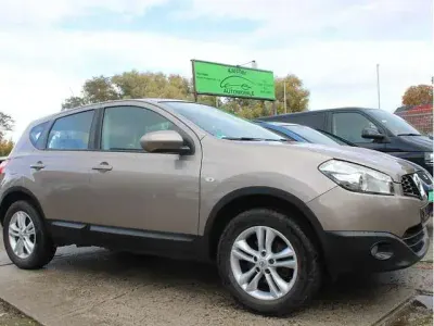 Gebraucht Nissan Qashqai Acenta 141 PS (103 kW) 2012 Cafe latte (m) SUV
