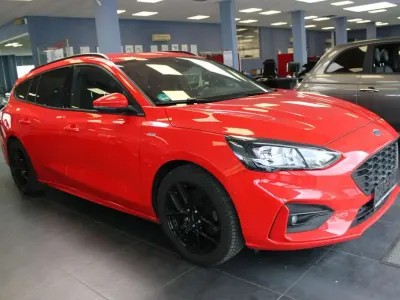 Używany Ford Focus ST-Line 125 KM (91 kW) 2019 Czerwony Kombi