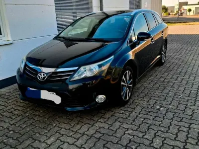 Gebraucht Toyota Avensis 150 PS (110 kW) 2013 Schwarz Kombi