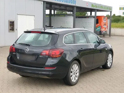 Gebraucht Opel Astra 120 PS (88 kW) 2012 Schwarz Kombi