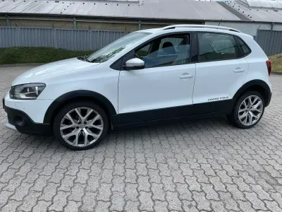 Gebraucht VW Polo Cross 90 PS (66 kW) 2017 Weiß Kleinwagen