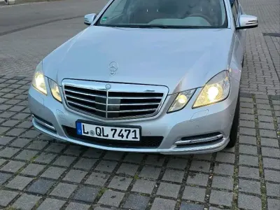 Gebraucht Mercedes E350 265 PS (194 kW) 2010 Silber Limousine