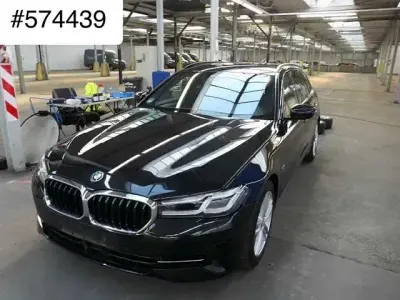 Gebraucht BMW 530 Sport Line 292 PS (214 kW) 2022 Black sapphire metallic Kombi