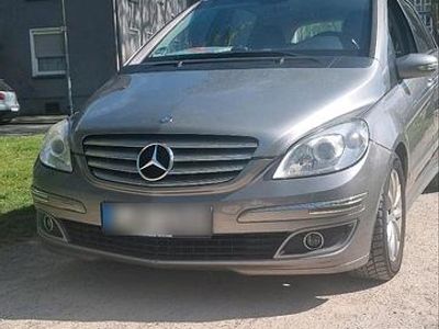 Usata Mercedes B200 140 CV (102 kW) 2006 Argento Monovolume