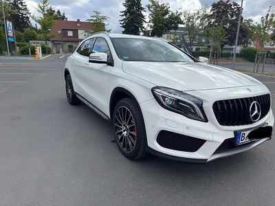 Mercedes GLA220