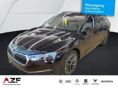 Käytetty Skoda Octavia Tour 150 HP (110 kW) 2025 Musta Farmari