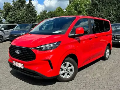 Gebraucht Ford Tourneo Trend 136 PS (100 kW) 2025 Racerot Van / Kleinbus