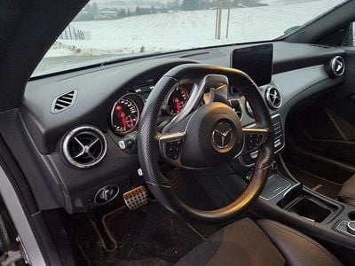 Gebraucht Mercedes CLA200 Shooting Brake AMG line 156 PS (114 kW) 2017 Silber Kombi