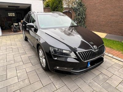 gebraucht Skoda Superb Combi 2.0 TDI DSG,Navi,Panorama,Leder,AHK