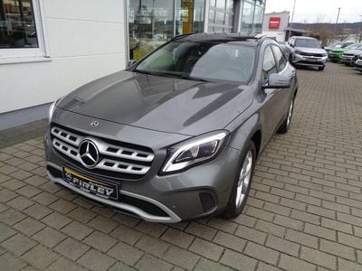 Gebraucht Mercedes GLA200 Urban 156 PS (114 kW) 2019 Grau SUV