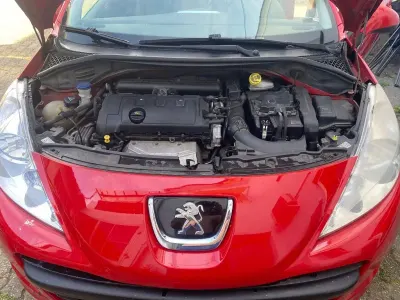 Gebraucht Peugeot 207 95 PS (69 kW) 2010 Rot Limousine