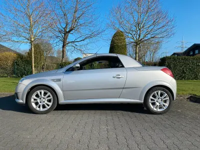 Gebraucht Opel Tigra 90 PS (66 kW) 2006 Silber Cabrio