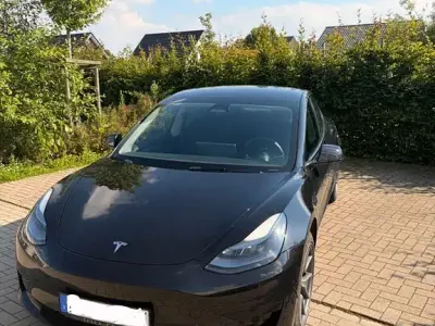 Gebraucht Tesla Model 3 Standard Range 208 kW (283 PS) 2022 Schwarz Limousine