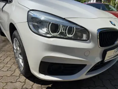 Gebraucht BMW 218 Active Tourer Sport Line 150 PS (110 kW) 2017 Weiß Van / Kleinbus