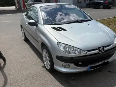 Gebraucht Peugeot 206 CC 136 PS (100 kW) 2006 Silber Cabrio