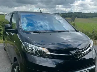 Gebraucht Toyota Proace Comfort 144 PS (105 kW) 2022 Schwarz Van / Kleinbus