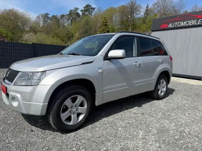 Second-hand Suzuki Grand Vitara Club 129 CP (94 kW) 2006 Argintiu SUV