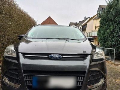 Gebraucht Ford Kuga Titanium 150 PS (110 kW) 2015 Grau SUV