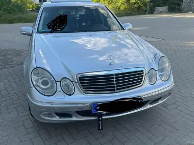 Gebraucht Mercedes E240 177 PS (130 kW) 2003 Silber Limousine
