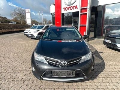 Usata Toyota Auris Executive 124 CV (91 kW) 2014 Nero Berlina