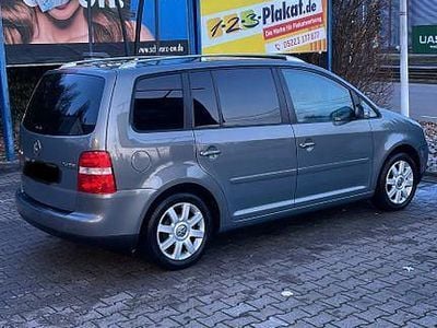 Grau Gebraucht 2006 VW Touran Highline Van / Kleinbus | 1.000 € (Superpreis)