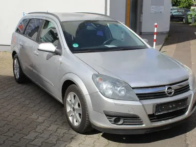 Gebraucht Opel Astra Sport 140 PS (102 kW) 2007 Silber Limousine