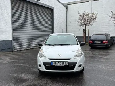 Gebraucht Renault Clio II Authentique 75 PS (55 kW) 2011 Weiß Limousine