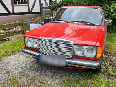 Gebraucht Mercedes 230 109 PS (80 kW) 1978 Rot Limousine