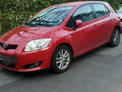 Gebraucht Toyota Auris Life 101 PS (74 kW) 2009 Rot Kleinwagen