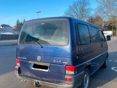 Blau Gebraucht 2002 VW Caravelle Van / Kleinbus | 8.700 € (Etwas zu teuer)