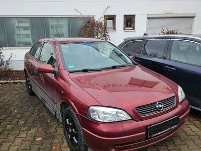 Rot Gebraucht 1999 Opel Astra Edition Limousine | 650 € (Guter Preis)
