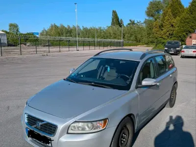 Gebraucht Volvo V50 109 PS (80 kW) 2009 Silber Kombi