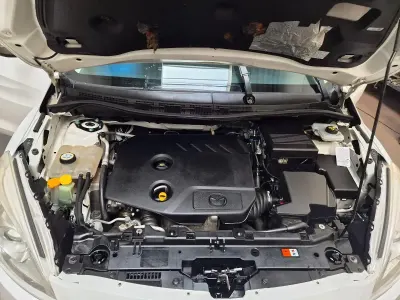 Używany Mazda 5 Sendo 116 KM (85 kW) 2015 Biały Minivan