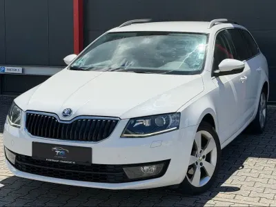 Gebraucht Skoda Octavia Elegance 105 PS (77 kW) 2013 Weiß Kombi