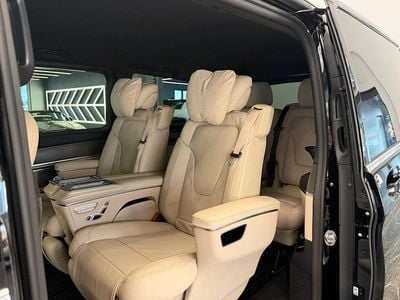 Neu Mercedes V300 Luxury 237 PS (174 kW) 2026 Schwarz Van / Kleinbus