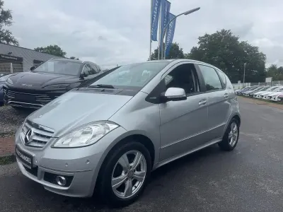 Gebraucht Mercedes A180 Avantgarde 116 PS (85 kW) 2011 Silber Kleinwagen