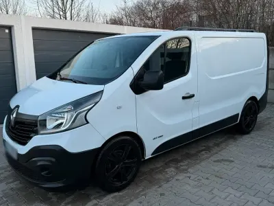 Second-hand Renault Trafic 120 CP (88 kW) 2015 Alb Monovolum