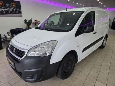 Weiß Gebraucht 2017 Peugeot Partner Premium Van / Kleinbus | 7.900 € (Fairer Preis)