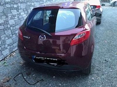 Gebraucht Mazda 2 75 PS (55 kW) 2012 Rot Limousine