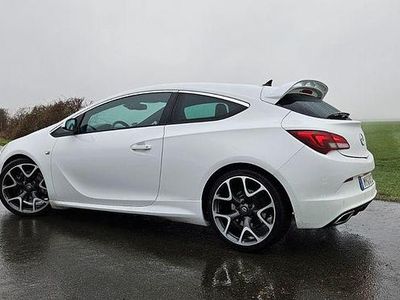 Gebraucht Opel Astra OPC 280 PS (205 kW) 2013 Weiß Limousine