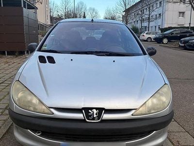 Gebraucht Peugeot 206 60 PS (44 kW) 2002 Silber Coupé