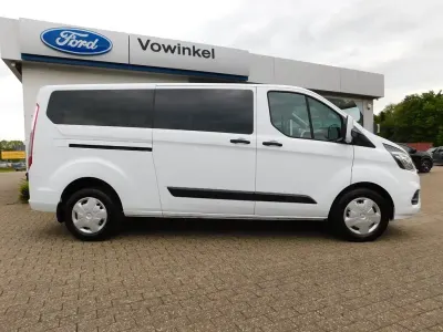 Gebraucht Ford Transit Trend 131 PS (96 kW) 2022 Weiß Van / Kleinbus