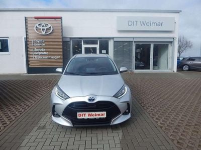 Gebraucht Toyota Yaris Hybrid Club 116 PS (85 kW) 2020 Silver metallic Limousine