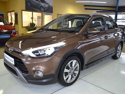 Gebraucht Hyundai i20 Active 120 PS (88 kW) 2016 Braun Van / Kleinbus